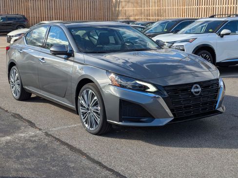 New 2025 Nissan Altima 2.5 SL image 6