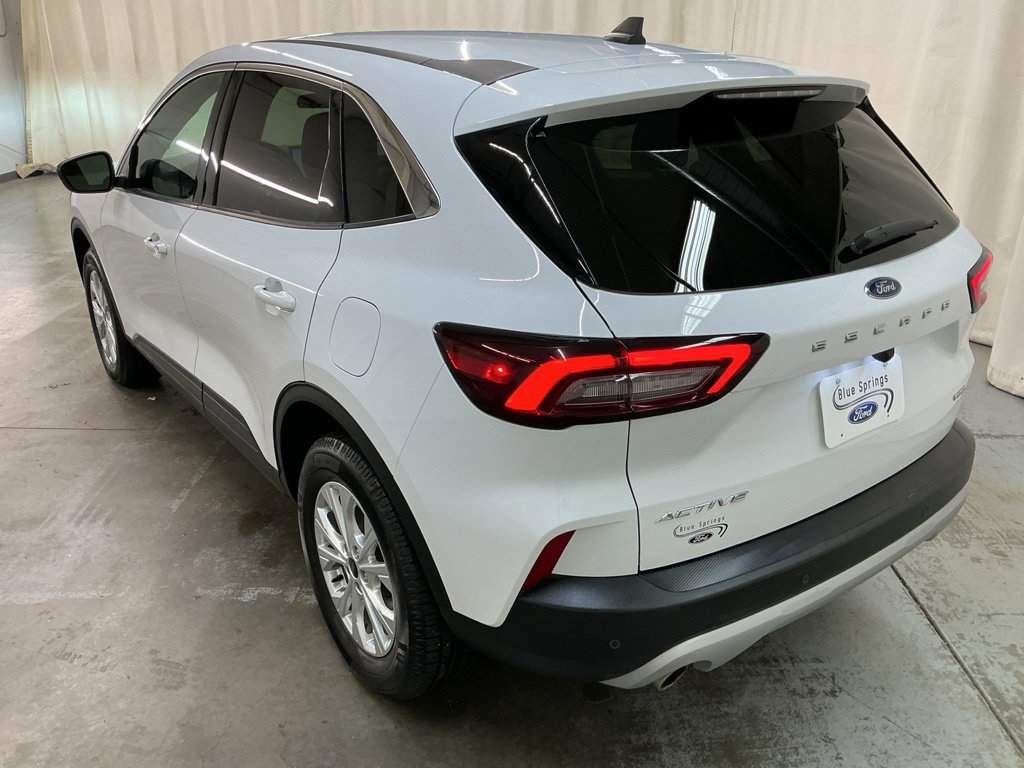 Used 2024 Ford Escape Active w/ Tech Pack #1 AWD/4WD image 9