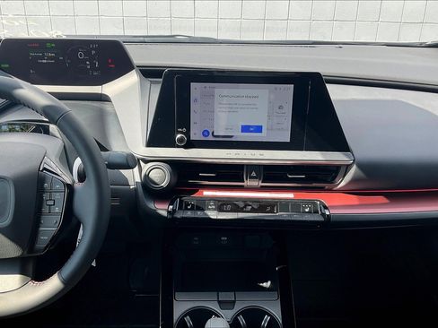 New 2026 Toyota Prius Plug-In Hybrid FWD image 9