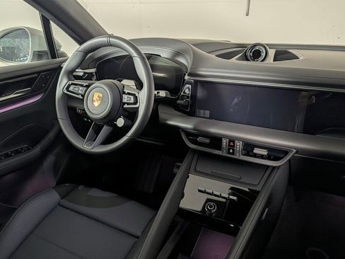 New 2026 Porsche Macan 4 Electric AWD/4WD image 22
