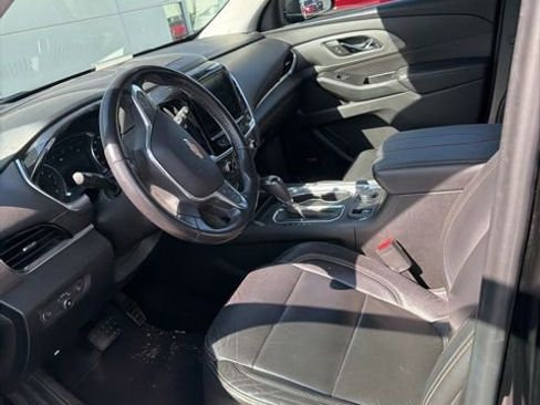 Used 2020 Chevrolet Traverse LT w/ LT Premium Package FWD image 5