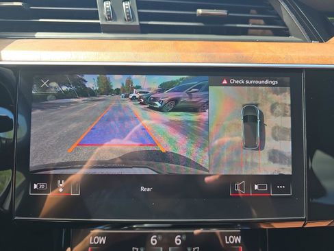 Used 2022 Audi e-tron Premium AWD/4WD image 15