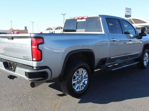 Used 2025 Chevrolet Silverado 2500 High Country w/ Technology Package image 3