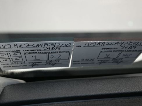 Used 2023 Volkswagen Atlas SE w/ Panoramic Sunroof Package AWD/4WD image 10