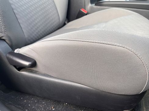 Used 2022 Toyota Tacoma SR image 15