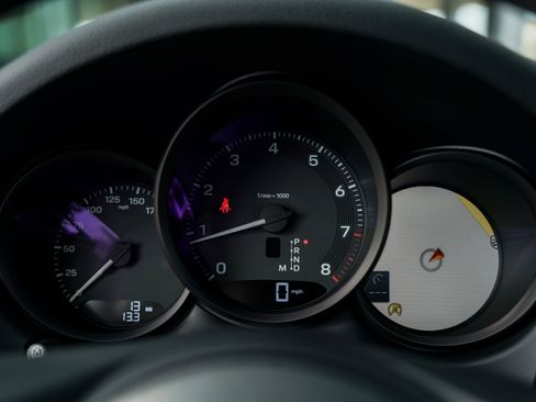 New 2026 Porsche Macan image 18