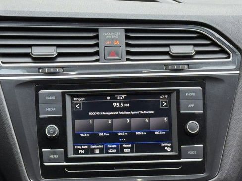 Used 2022 Volkswagen Tiguan S image 18