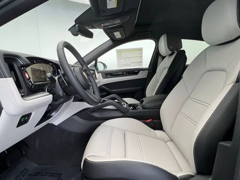 Used 2026 Porsche Cayenne E-Hybrid Coupe image 5