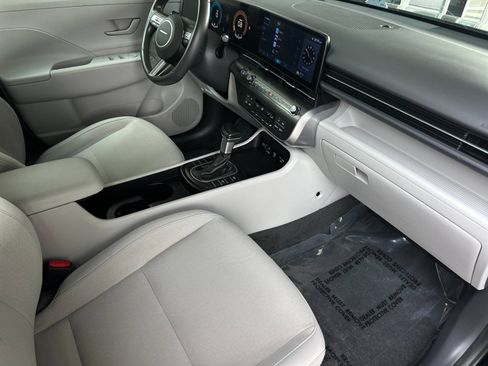 Used 2025 Hyundai Kona SEL FWD image 15