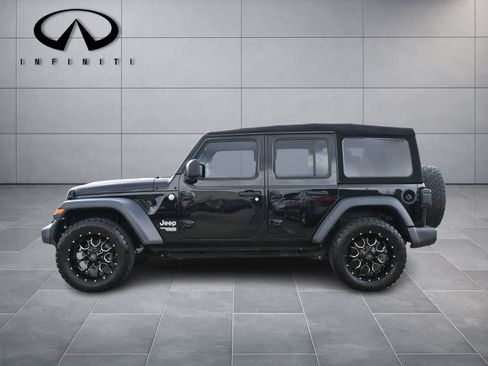 Used 2019 Jeep Wrangler Unlimited Sport S AWD/4WD image 4