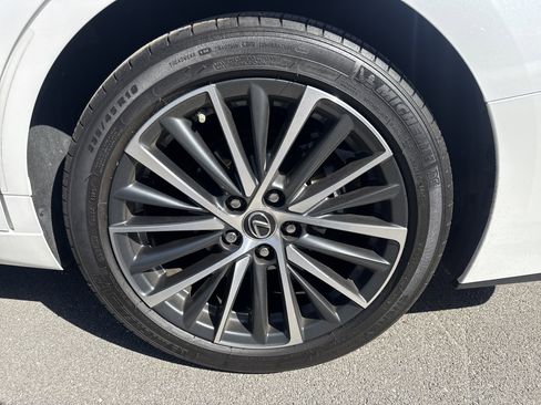 Used 2025 Lexus ES 350 ES 350 w/ Premium Package image 5