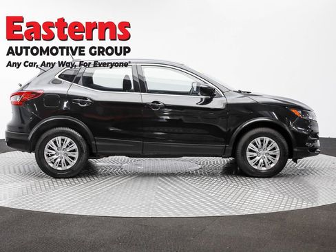 Used 2020 Nissan Rogue Sport S image 4