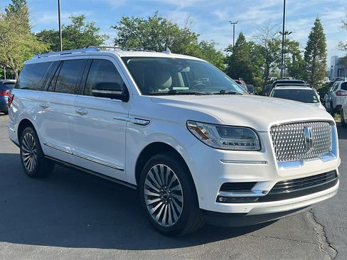 Used 2019 Lincoln Navigator L Reserve AWD/4WD image 3