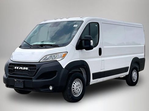 New 2024 RAM ProMaster 2500 w/ Convenience Group FWD image 2