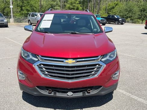 Used 2018 Chevrolet Equinox Premier FWD image 2