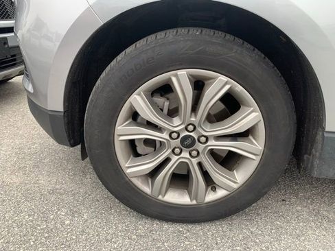 Used 2024 Ford Edge Titanium image 30