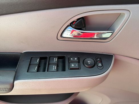 Used 2018 Dodge Grand Caravan SE FWD image 28