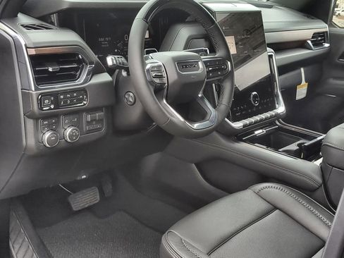 New 2026 GMC Yukon XL Denali w/ Denali Reserve Package AWD/4WD image 10