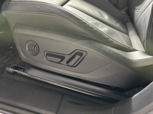 Used 2025 Audi Q3 2.0T Premium w/ Convenience Package image 21