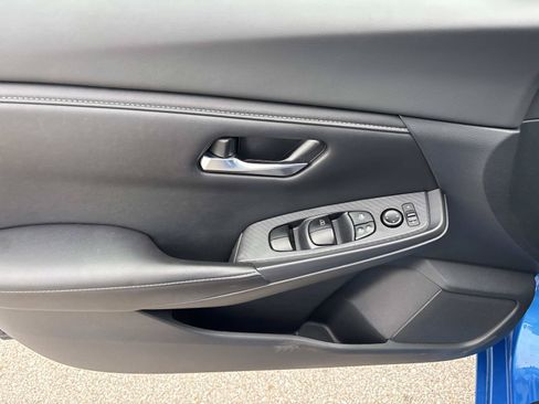Used 2022 Nissan Sentra SV FWD image 12