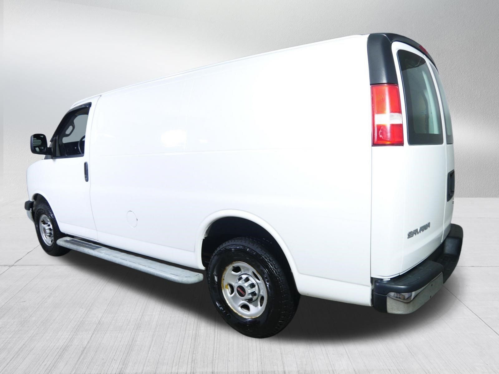 Used 2019 GMC Savana 2500 w/ Driver Convenience Package RWD image 5