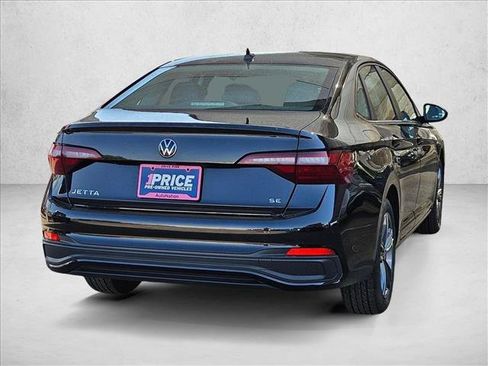 Used 2024 Volkswagen Jetta SE FWD image 5