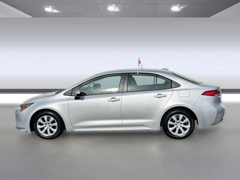 Certified 2023 Toyota Corolla LE FWD image 2