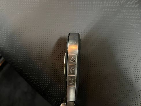 Used 2026 Kia Carnival FWD image 25