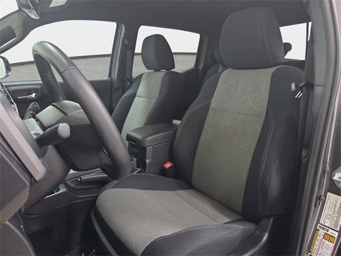 Used 2022 Toyota Tacoma TRD Sport image 14