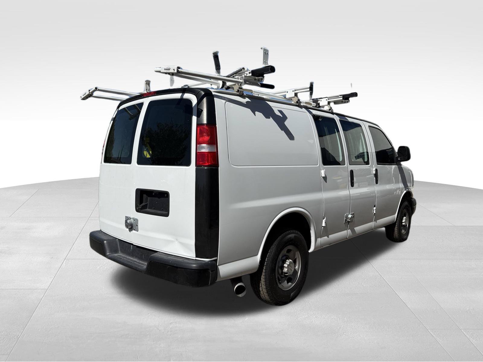 Used 2021 Chevrolet Express 2500 w/ Cold Climate Package RWD image 3
