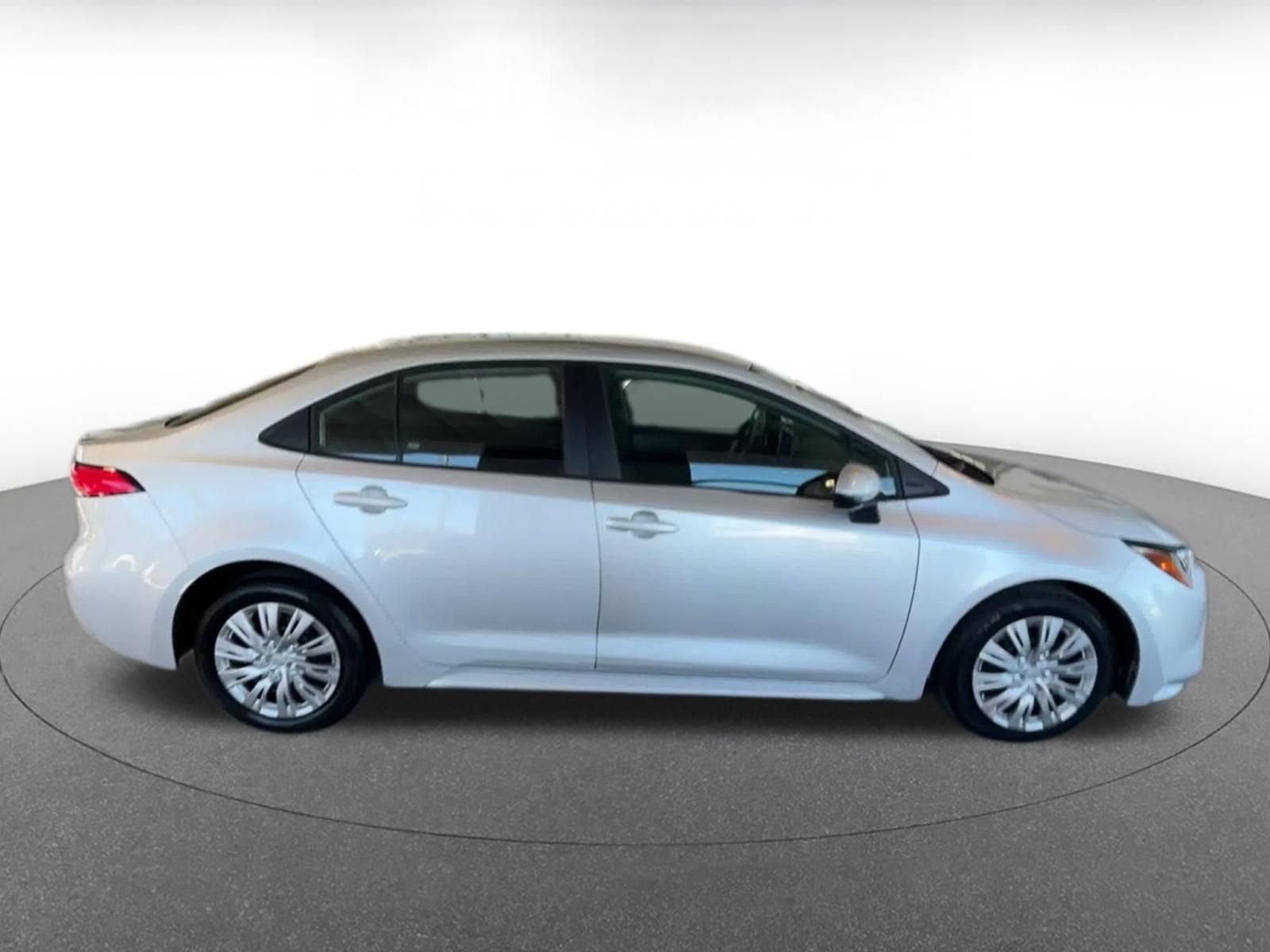 Used 2025 Toyota Corolla LE FWD image 15