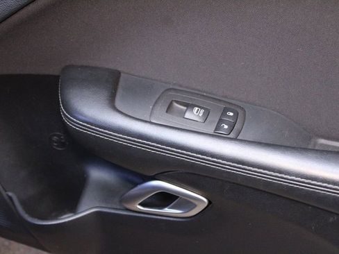 Used 2019 Dodge Challenger R/T w/ Blacktop Package image 9