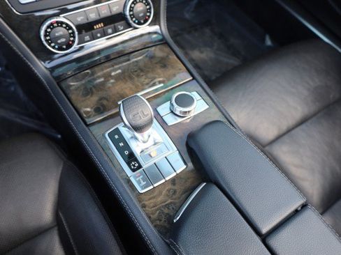 Used 2014 Mercedes-Benz SL 550 image 36