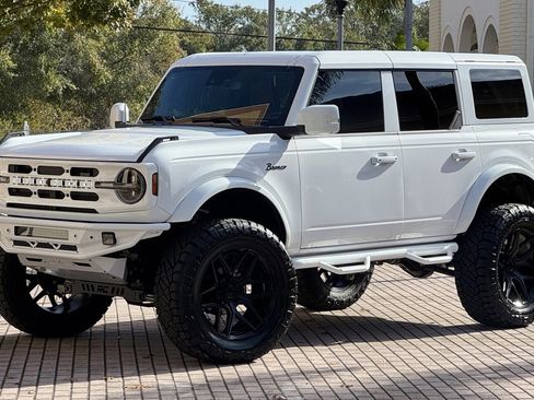 Used 2024 Ford Bronco Outer Banks AWD/4WD image 2