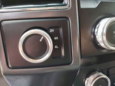 Used 2020 Ford F150 XLT w/ Equipment Group 302A Luxury AWD/4WD image 18