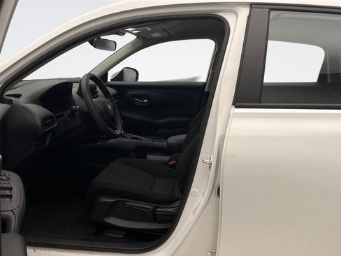 Used 2023 Honda HR-V LX image 8