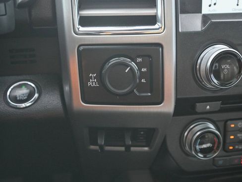 Used 2017 Ford F250 Platinum w/ Platinum Ultimate Package image 37