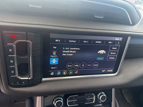 Used 2021 GMC Yukon Denali w/ Advanced Technology Package image 32