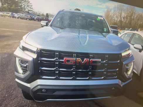 Used 2023 GMC Canyon AT4 w/ AT4 Premium Package image 17