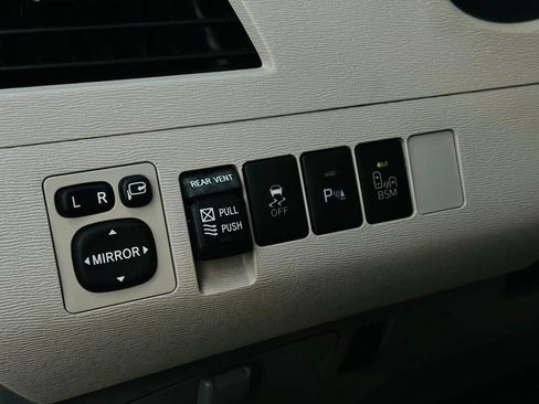 Used 2013 Toyota Sienna Limited w/ Premium Pkg AWD/4WD image 28