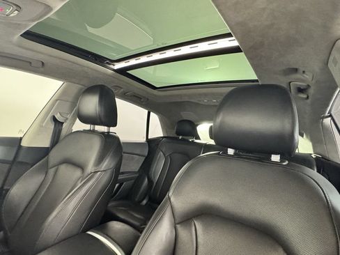 Used 2019 Audi Q8 Prestige w/ Luxury Package AWD/4WD image 14