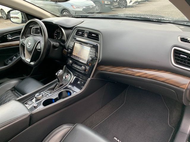Used 2016 Nissan Maxima Platinum w/ Interior Lighting Package FWD image 11