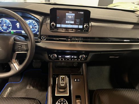 Used 2025 Mitsubishi Outlander ES AWD/4WD image 16
