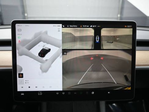Used 2023 Tesla Model Y 2WD image 9
