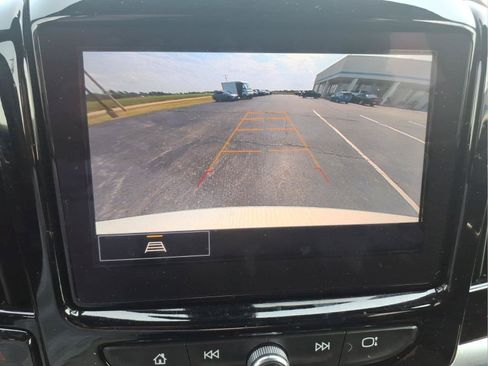 Used 2023 Chevrolet Traverse LT FWD image 31