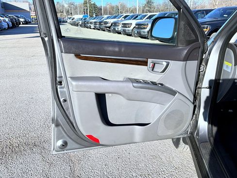 Used 2010 Hyundai Santa Fe GLS image 10