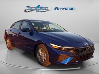 New 2026 Hyundai Elantra SE video 1