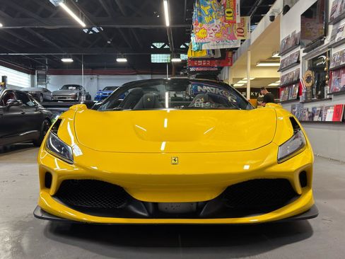 Used 2021 Ferrari F8 Tributo RWD image 2