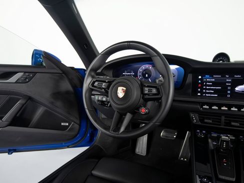 Certified 2025 Porsche 911 Carrera RWD image 40