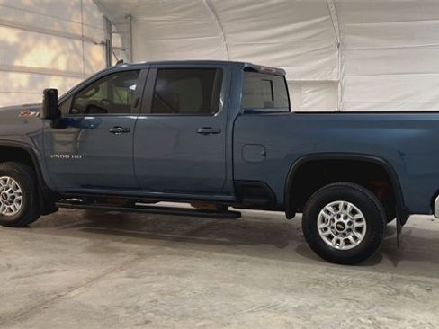 Used 2024 Chevrolet Silverado 2500 LT w/ Convenience Package image 6